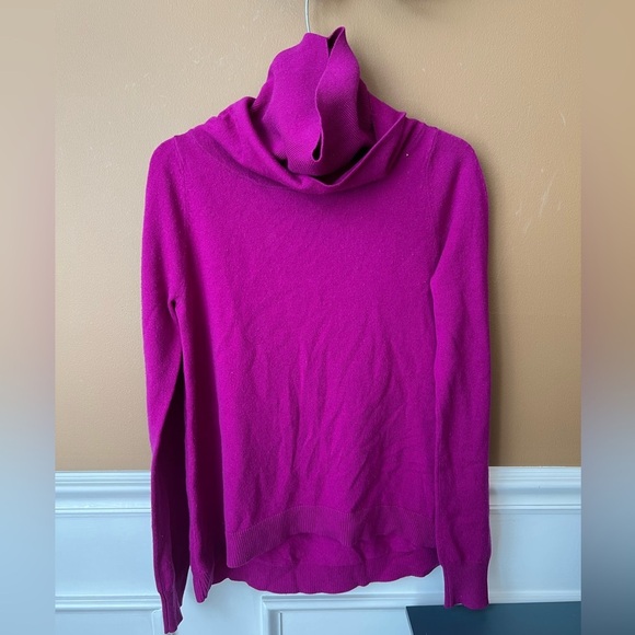 Diane Von Furstenberg Dustie Vibrant Magenta Turtleneck Cashmere Sweater Wool M - Picture 2 of 8